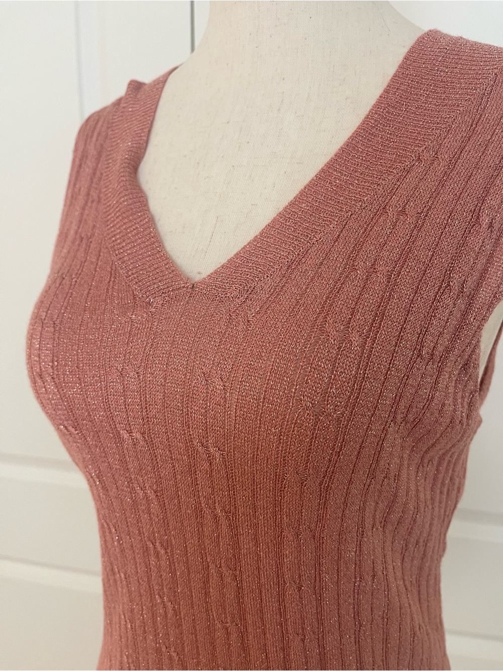 Chico's Shimmery Rose-Tone Ribbed V-Neck Sleeveless Knit Tank